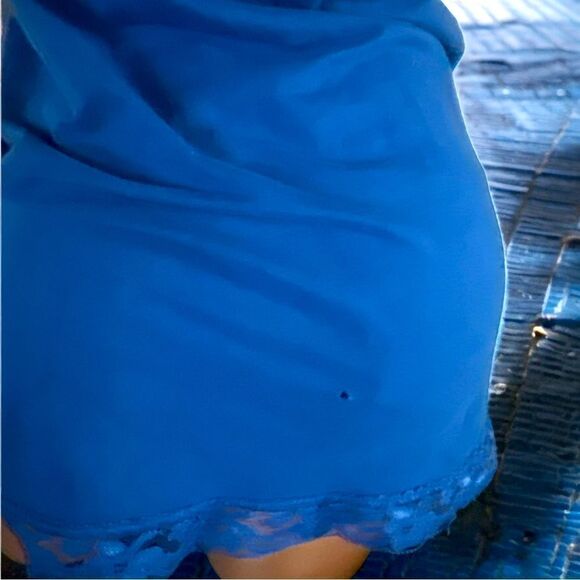 Rehab l 2 XL Lace trimmed Tanks l Royal Blue & Very Red l XXL l VGUC - Picture 4 of 13